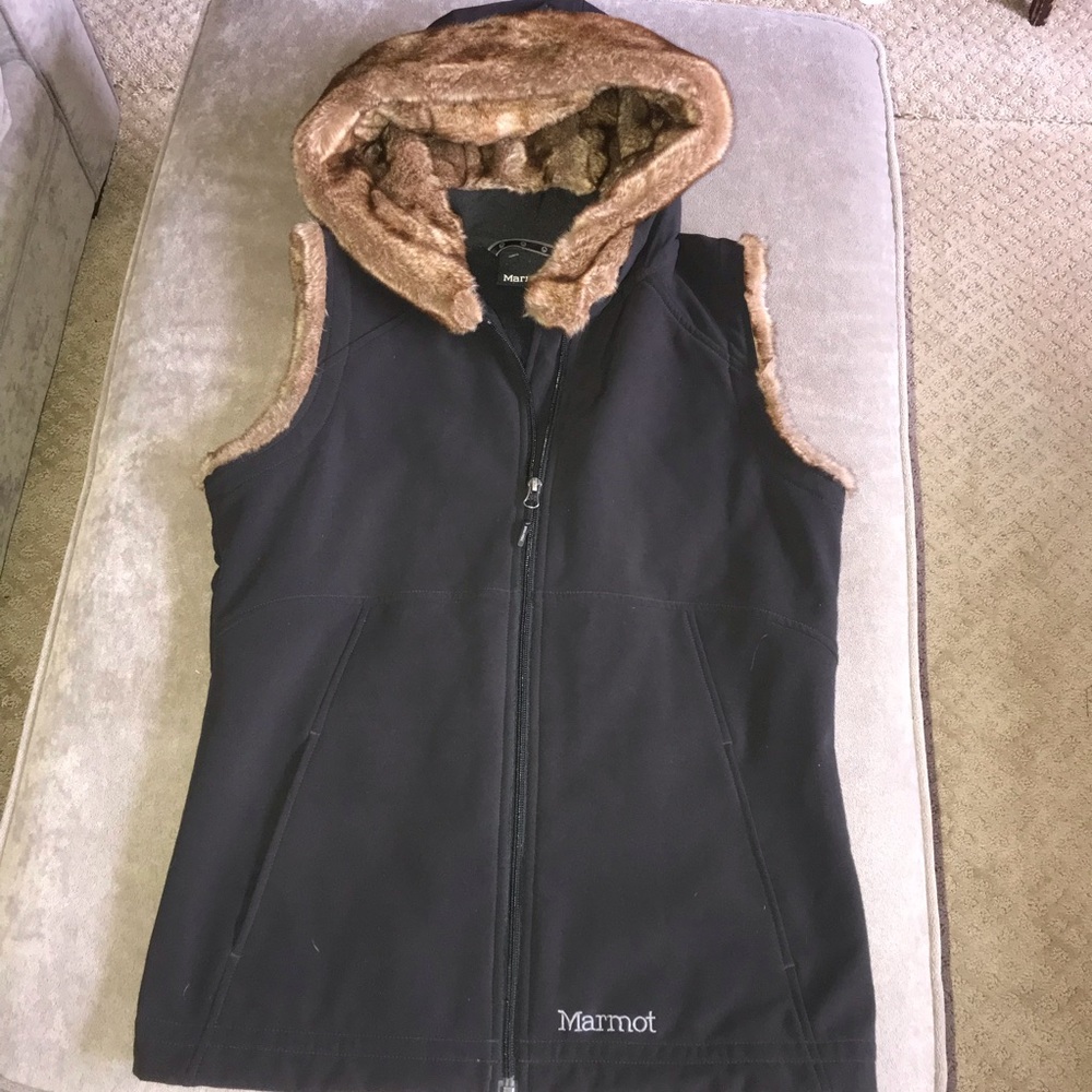 Marmot black hood vest softshell faux fur lining